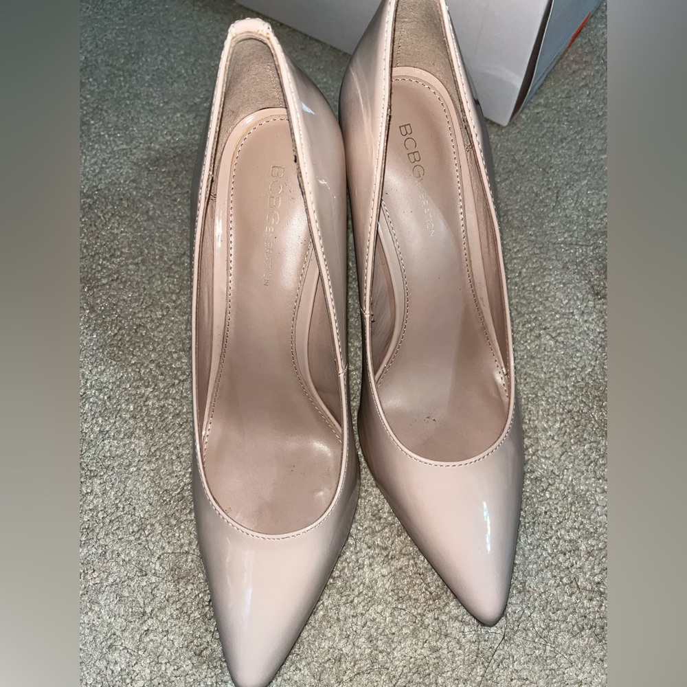 Nude pumps size 10
